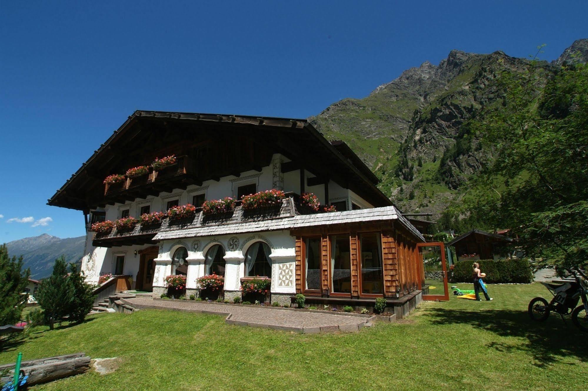 Landhaus Edelweiss Hotel Sankt Leonhard im Pitztal Exterior foto